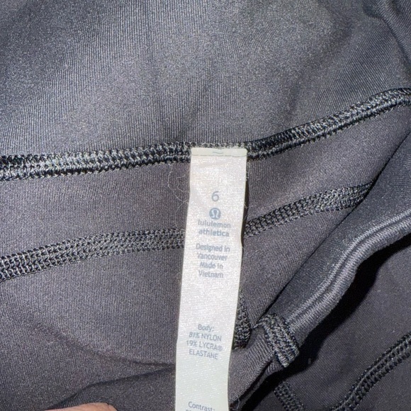 LULULEMON Black Crop Split Hem Leggings size 6 - Picture 5 of 5